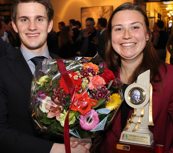 Oorverdovend applaus voor LARA MINNAARD - 1e winnares van de CICERO | JAARPRIJS