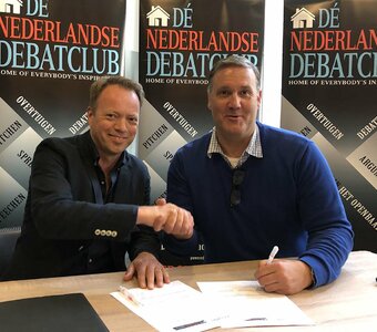 Dé Nederlandse Debatclub en Scoutler tekenen sponsorcontract